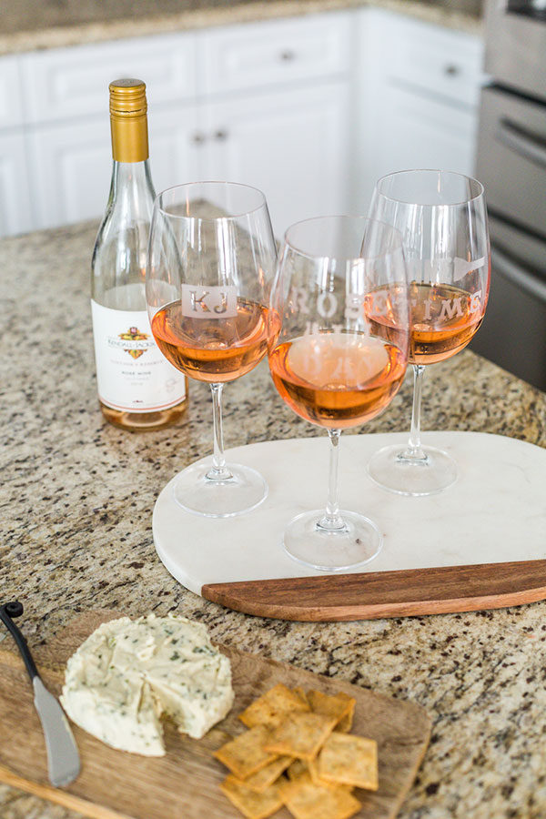 Kendall-Jackson-Wines-DIY-Personalized-Wine-Glasses-rosé-cheese-crackers