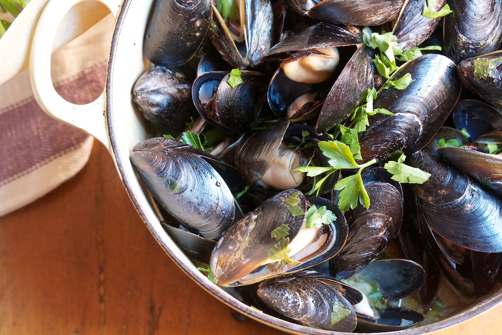 Moules-Frites with Kendall-Jackson Vintner's Reserve Chardonnay wine is the perfect stay-at-home Valentine's Day dish for you and that special someone. #recipe