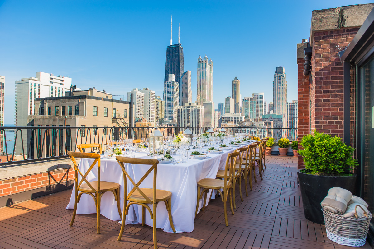 To celebrate the start of summer (and our new Vintner’s Reserve Pinot Gris), we partnered with Alaina Kaczmarski and Danielle Moss of The Everygirl to bring Sonoma Wine Country to the Windy City. #KJxTEGwinenights
